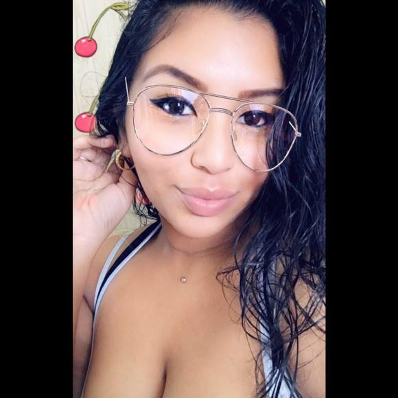 Meet your Posher, Ashley - Picture 1 of 1